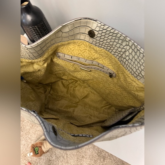 Vera Wang Large Bag - Picture 3 of 9